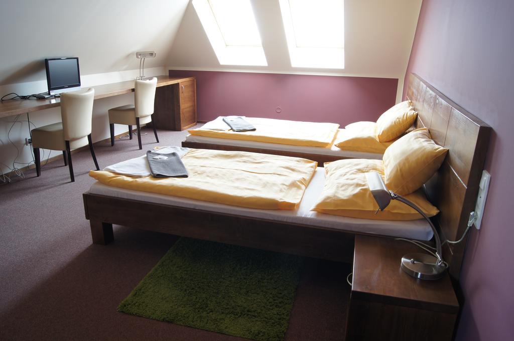 Pension Inspirace A Wellness Self Check-In Kolín Habitación foto